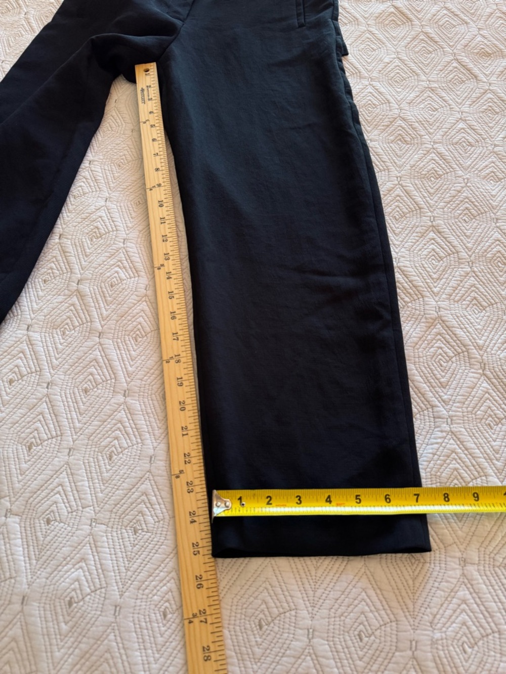ARITZIA WILFRED Tie Waist Pants Womens Size 4 Black High Waist
Belted Crepe - Picture 13 of 16